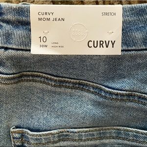 American Eagle Mom Jeans